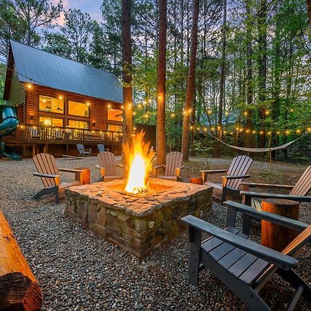 Hickory Bear - Cabin Surrounded By Pines, Sleeps 10, Hot Tub, Fire Pit, Arcade, Foosball Table & Deck Slide Broken Bow Exteriér fotografie