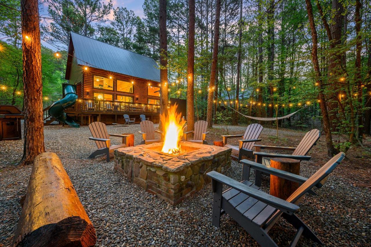 Hickory Bear - Cabin Surrounded By Pines, Sleeps 10, Hot Tub, Fire Pit, Arcade, Foosball Table & Deck Slide Broken Bow Exteriér fotografie