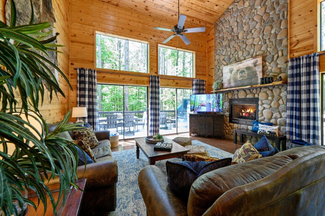 Hickory Bear - Cabin Surrounded By Pines, Sleeps 10, Hot Tub, Fire Pit, Arcade, Foosball Table & Deck Slide Broken Bow Exteriér fotografie