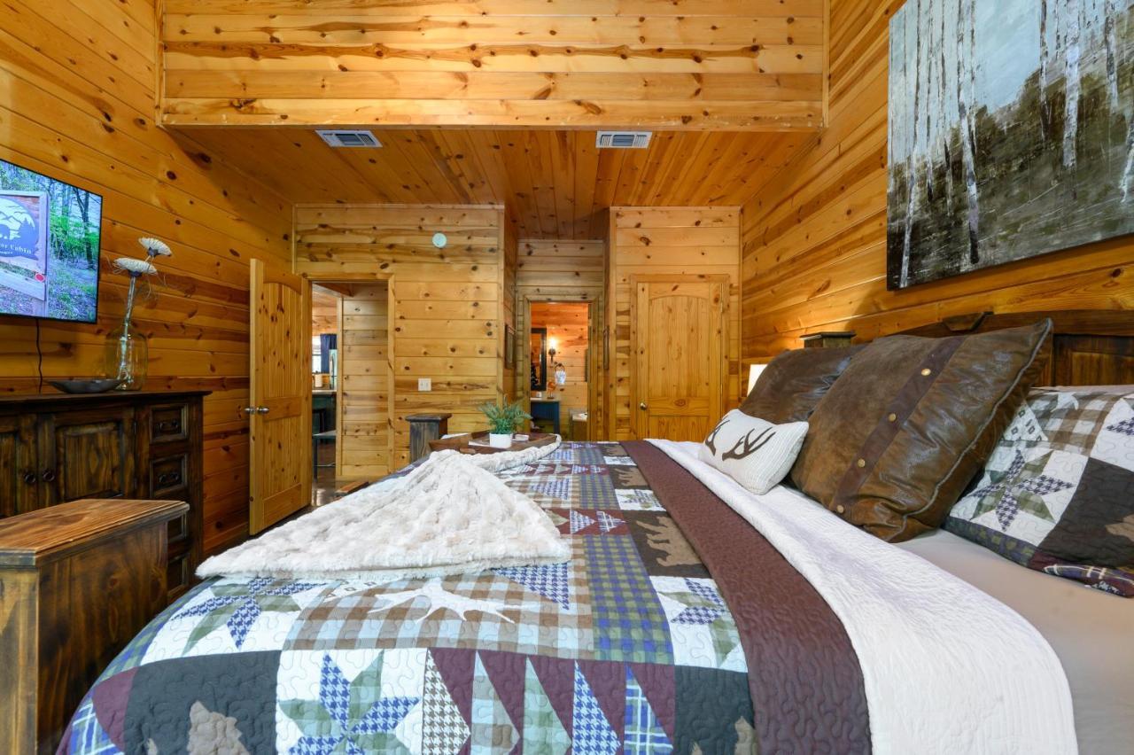 Hickory Bear - Cabin Surrounded By Pines, Sleeps 10, Hot Tub, Fire Pit, Arcade, Foosball Table & Deck Slide Broken Bow Exteriér fotografie