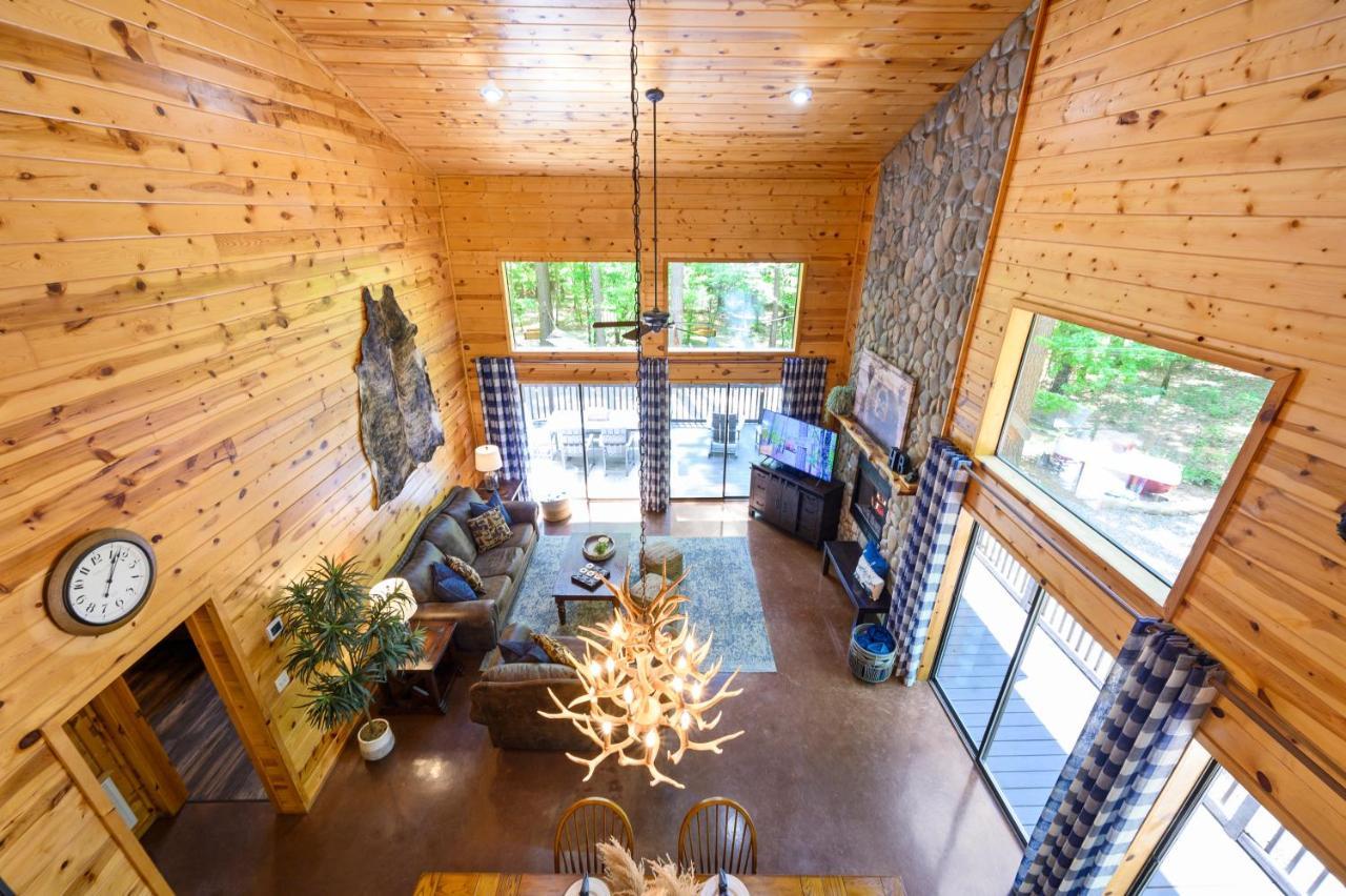 Hickory Bear - Cabin Surrounded By Pines, Sleeps 10, Hot Tub, Fire Pit, Arcade, Foosball Table & Deck Slide Broken Bow Exteriér fotografie