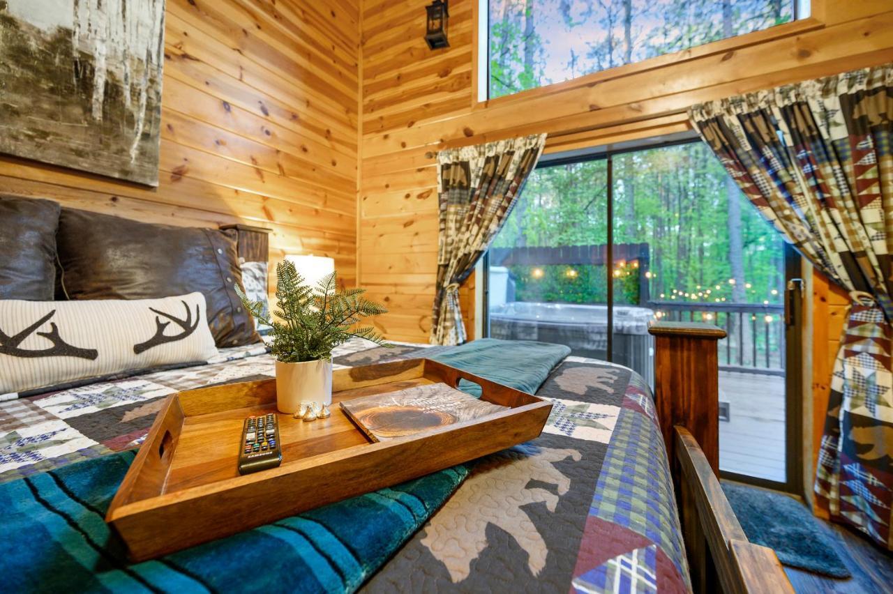 Hickory Bear - Cabin Surrounded By Pines, Sleeps 10, Hot Tub, Fire Pit, Arcade, Foosball Table & Deck Slide Broken Bow Exteriér fotografie
