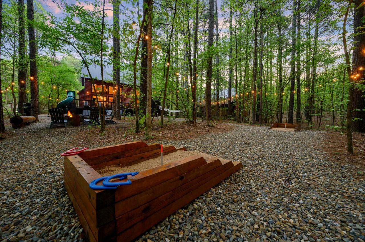 Hickory Bear - Cabin Surrounded By Pines, Sleeps 10, Hot Tub, Fire Pit, Arcade, Foosball Table & Deck Slide Broken Bow Exteriér fotografie