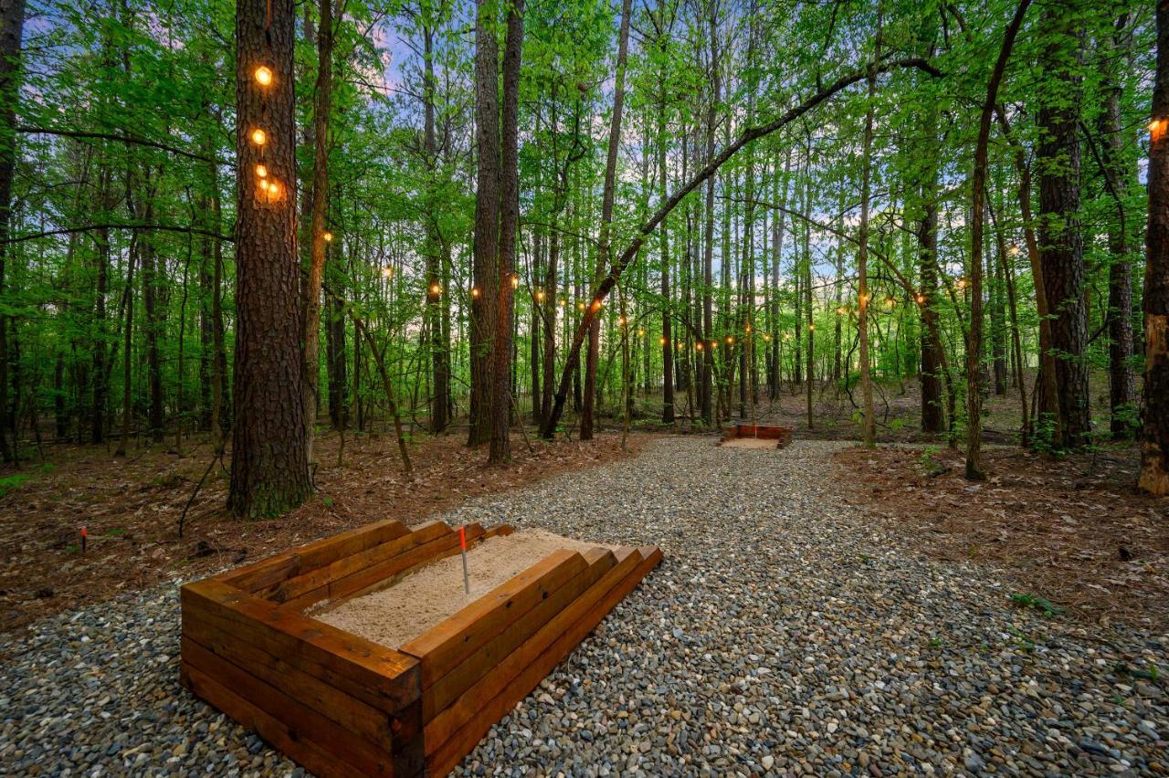 Hickory Bear - Cabin Surrounded By Pines, Sleeps 10, Hot Tub, Fire Pit, Arcade, Foosball Table & Deck Slide Broken Bow Exteriér fotografie