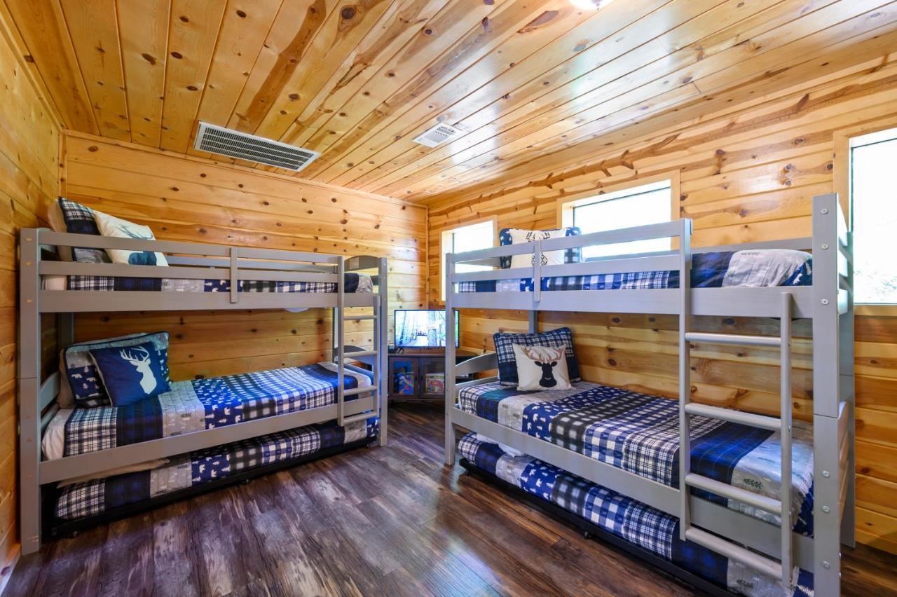 Hickory Bear - Cabin Surrounded By Pines, Sleeps 10, Hot Tub, Fire Pit, Arcade, Foosball Table & Deck Slide Broken Bow Exteriér fotografie
