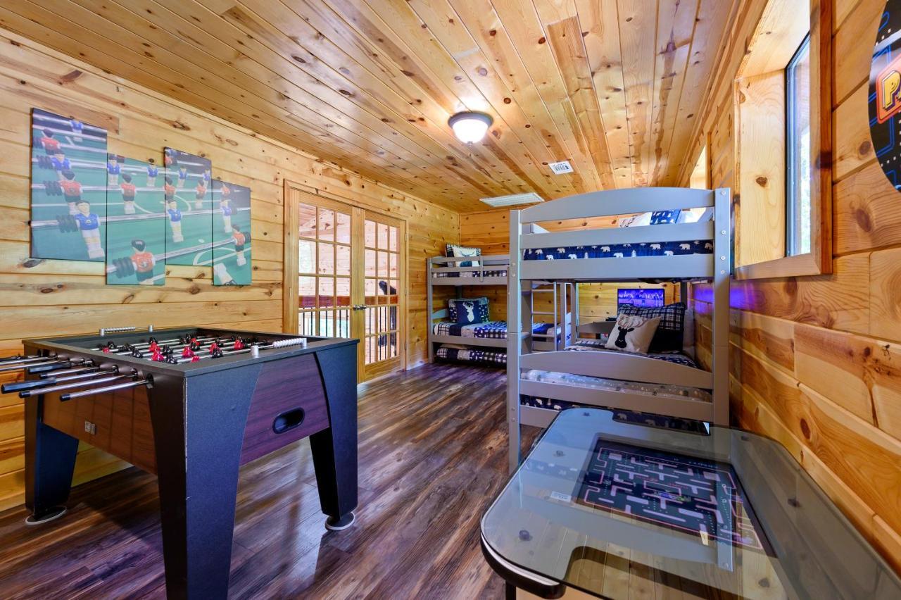 Hickory Bear - Cabin Surrounded By Pines, Sleeps 10, Hot Tub, Fire Pit, Arcade, Foosball Table & Deck Slide Broken Bow Exteriér fotografie