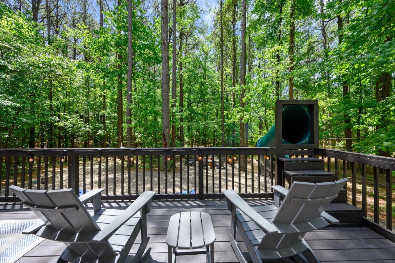 Hickory Bear - Cabin Surrounded By Pines, Sleeps 10, Hot Tub, Fire Pit, Arcade, Foosball Table & Deck Slide Broken Bow Exteriér fotografie