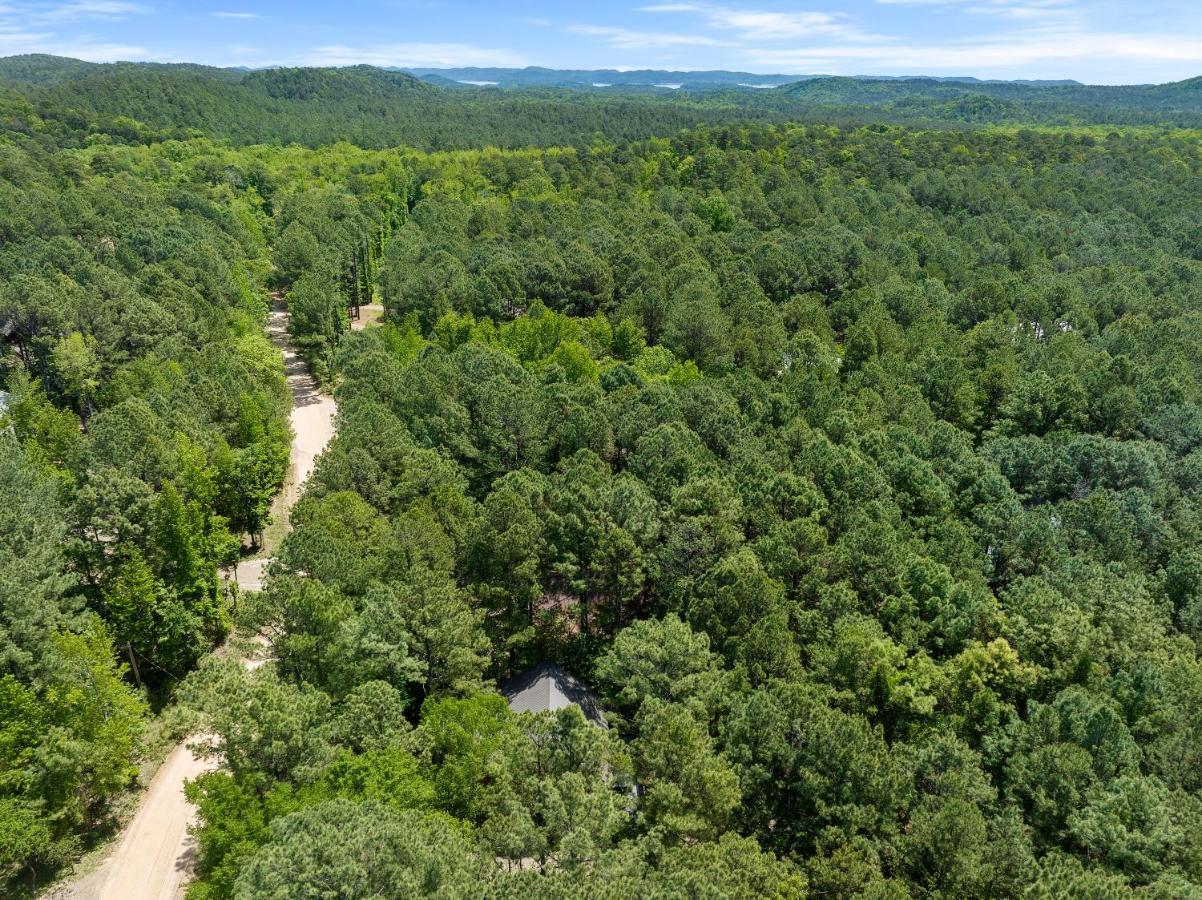 Hickory Bear - Cabin Surrounded By Pines, Sleeps 10, Hot Tub, Fire Pit, Arcade, Foosball Table & Deck Slide Broken Bow Exteriér fotografie