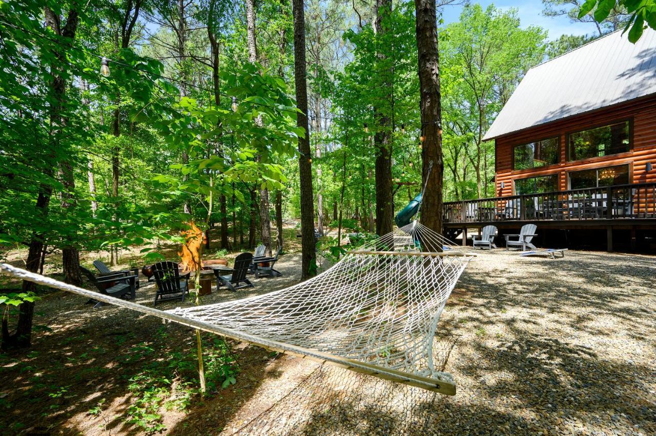 Hickory Bear - Cabin Surrounded By Pines, Sleeps 10, Hot Tub, Fire Pit, Arcade, Foosball Table & Deck Slide Broken Bow Exteriér fotografie