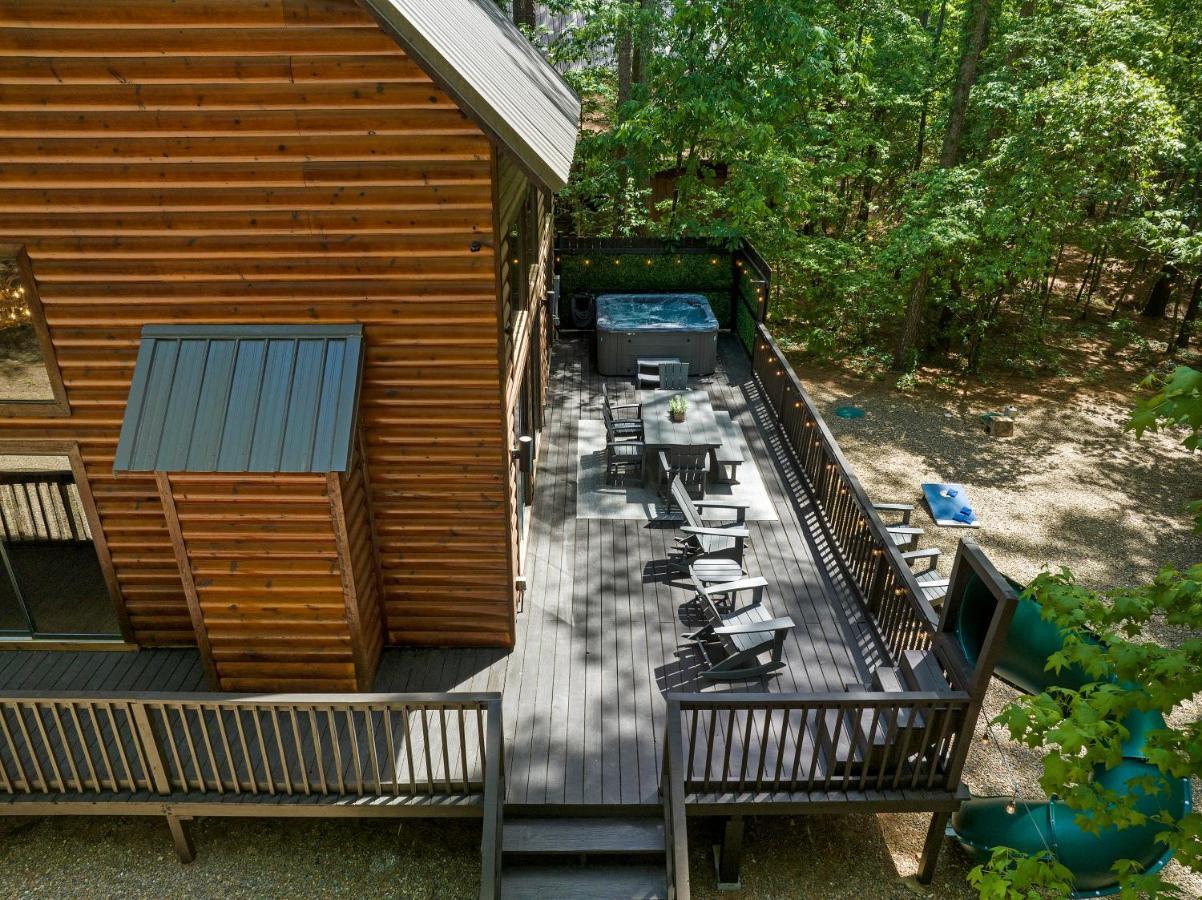 Hickory Bear - Cabin Surrounded By Pines, Sleeps 10, Hot Tub, Fire Pit, Arcade, Foosball Table & Deck Slide Broken Bow Exteriér fotografie