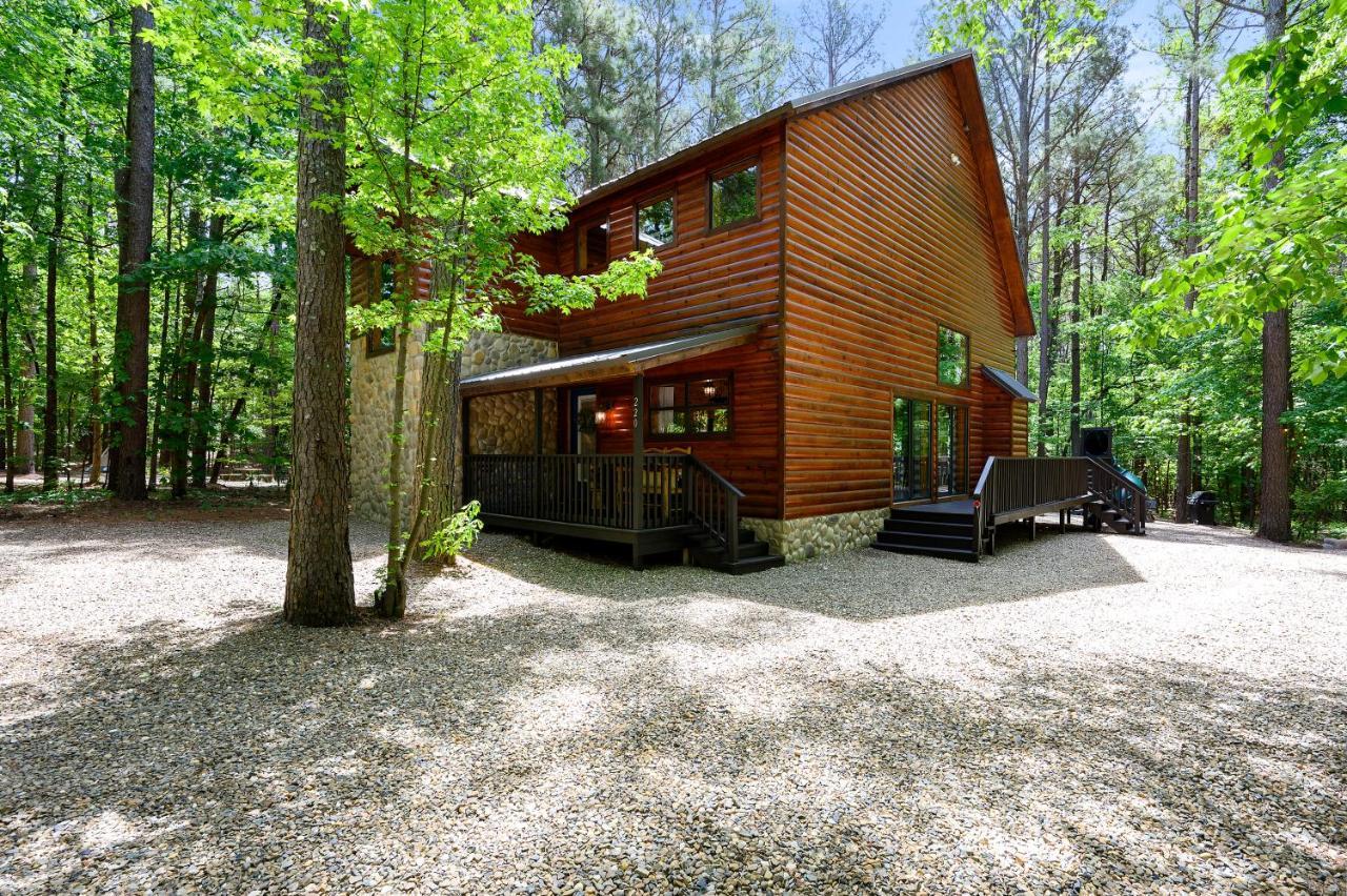 Hickory Bear - Cabin Surrounded By Pines, Sleeps 10, Hot Tub, Fire Pit, Arcade, Foosball Table & Deck Slide Broken Bow Exteriér fotografie