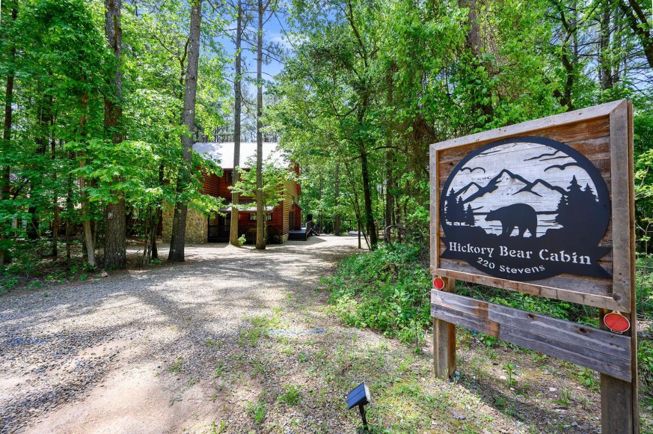Hickory Bear - Cabin Surrounded By Pines, Sleeps 10, Hot Tub, Fire Pit, Arcade, Foosball Table & Deck Slide Broken Bow Exteriér fotografie