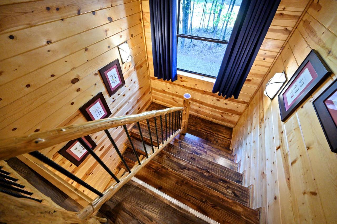 Hickory Bear - Cabin Surrounded By Pines, Sleeps 10, Hot Tub, Fire Pit, Arcade, Foosball Table & Deck Slide Broken Bow Exteriér fotografie