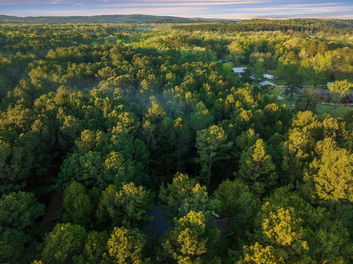 Hickory Bear - Cabin Surrounded By Pines, Sleeps 10, Hot Tub, Fire Pit, Arcade, Foosball Table & Deck Slide Broken Bow Exteriér fotografie