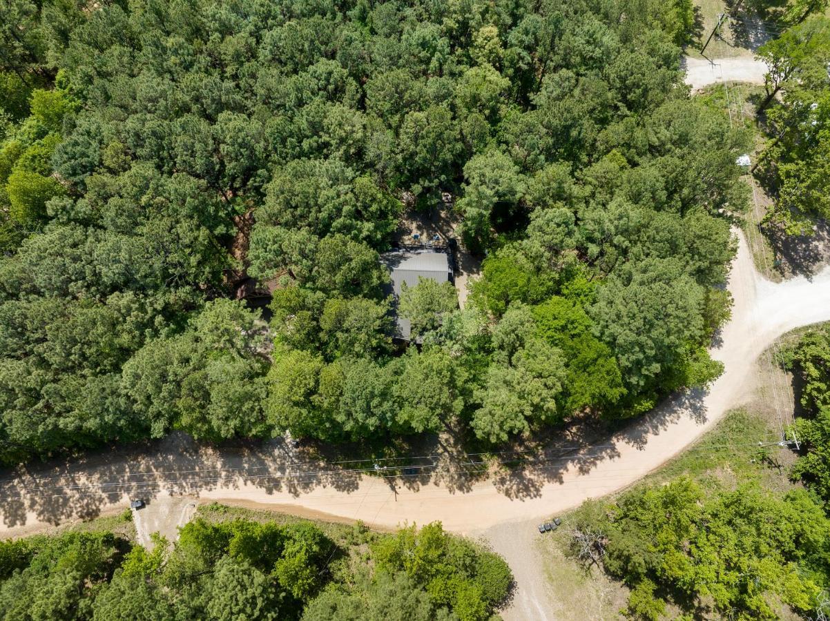 Hickory Bear - Cabin Surrounded By Pines, Sleeps 10, Hot Tub, Fire Pit, Arcade, Foosball Table & Deck Slide Broken Bow Exteriér fotografie