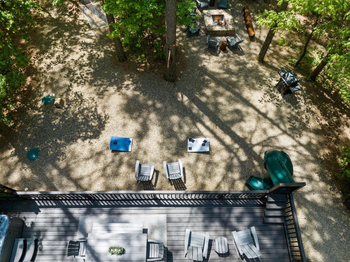 Hickory Bear - Cabin Surrounded By Pines, Sleeps 10, Hot Tub, Fire Pit, Arcade, Foosball Table & Deck Slide Broken Bow Exteriér fotografie