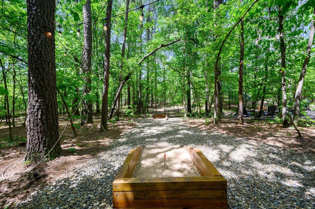 Hickory Bear - Cabin Surrounded By Pines, Sleeps 10, Hot Tub, Fire Pit, Arcade, Foosball Table & Deck Slide Broken Bow Exteriér fotografie