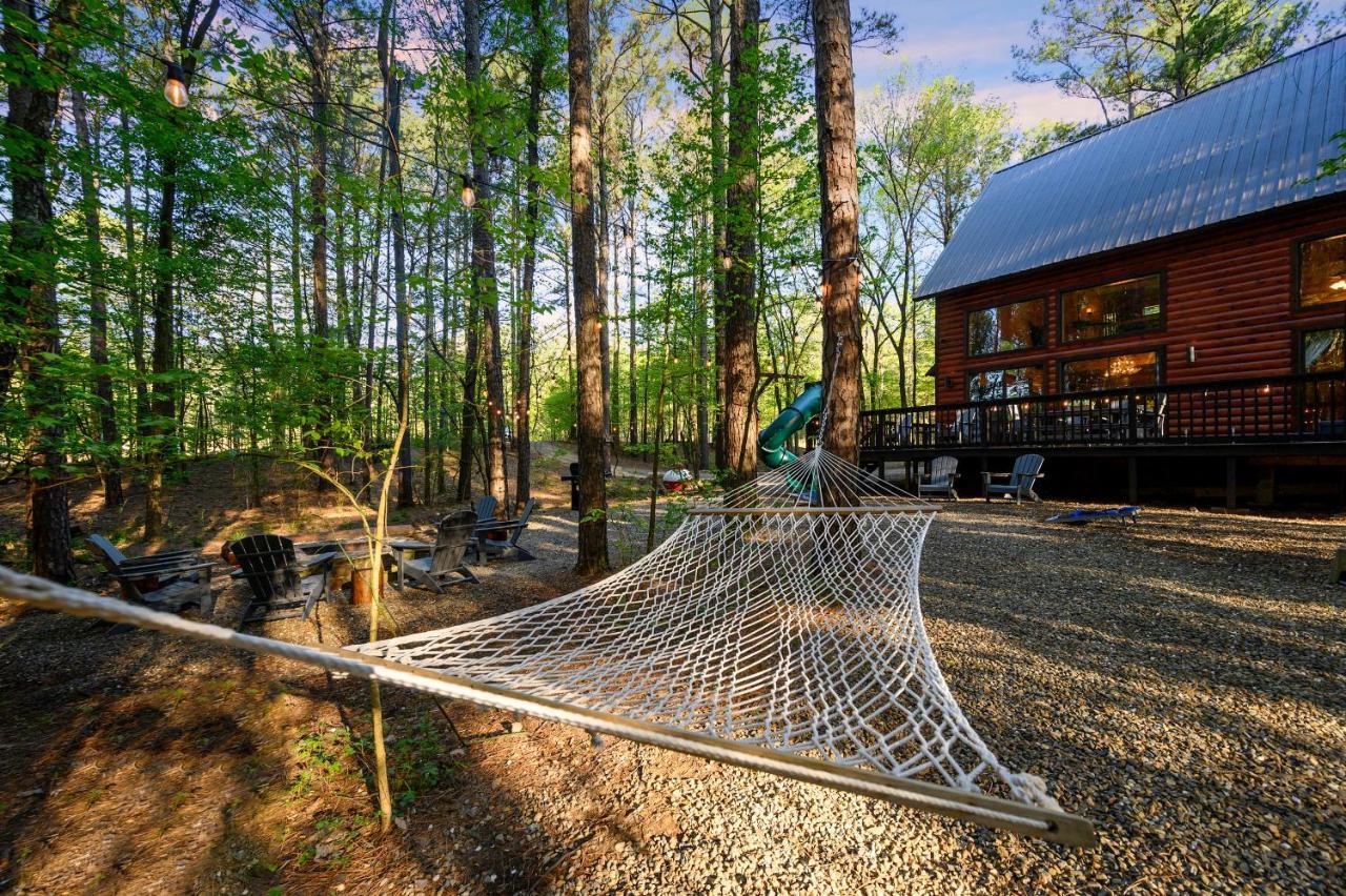 Hickory Bear - Cabin Surrounded By Pines, Sleeps 10, Hot Tub, Fire Pit, Arcade, Foosball Table & Deck Slide Broken Bow Exteriér fotografie