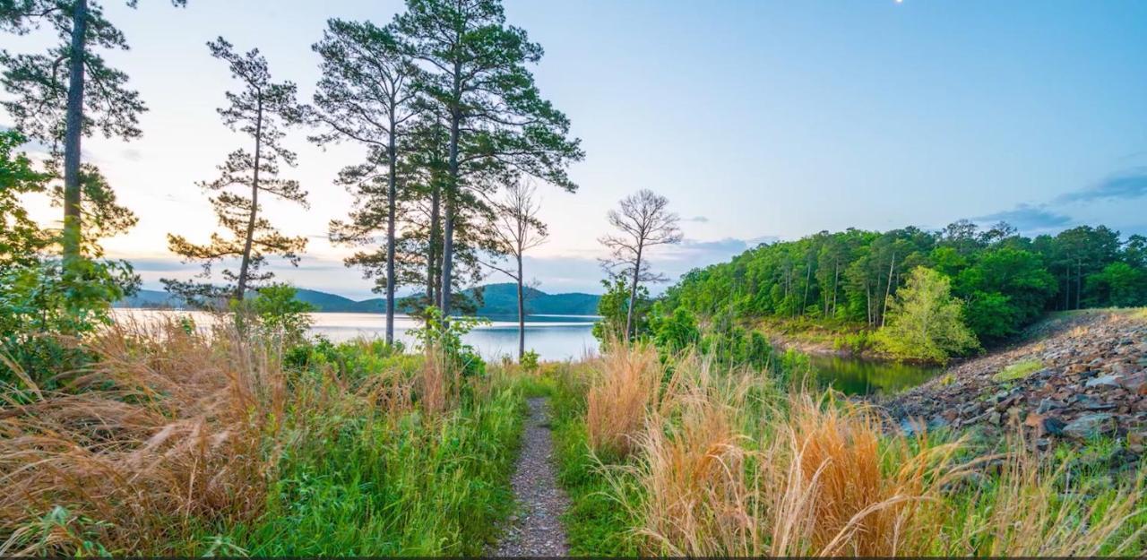 Hickory Bear - Cabin Surrounded By Pines, Sleeps 10, Hot Tub, Fire Pit, Arcade, Foosball Table & Deck Slide Broken Bow Exteriér fotografie